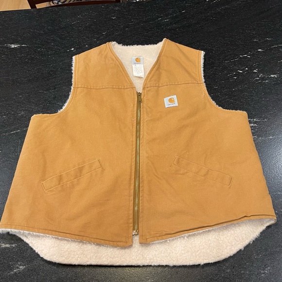 Men’s 2XL tall Carhartt shearling vest.  So warm!  🔥 - Picture 1 of 8